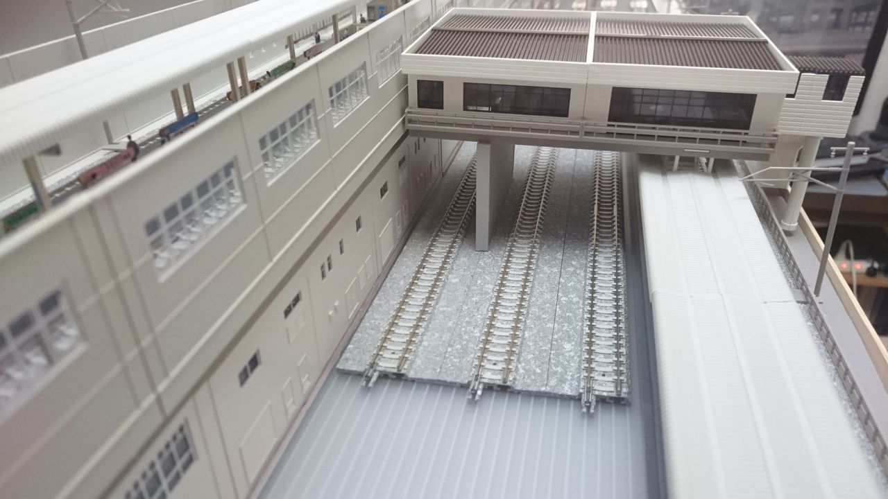 バックストレート側の駅整備 ４０歳からの鉄道模型 ｎゲージ