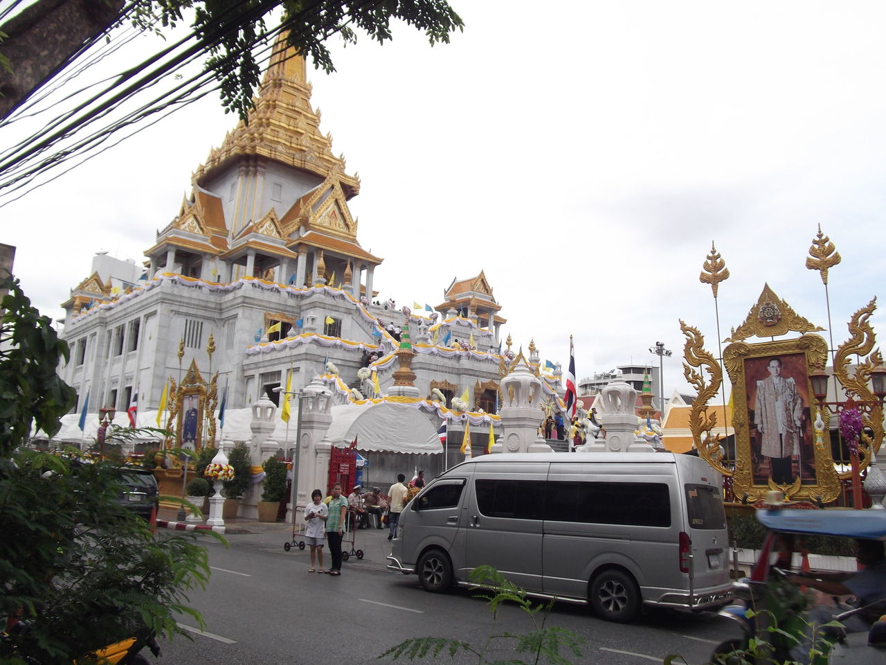 エッ こんな所にミシン屋さんが何軒も 足踏みミシンが バンコクチャイナタウン パン作り時々安くてうまいもの探し