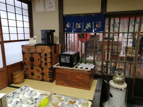店舗内座敷箪笥
