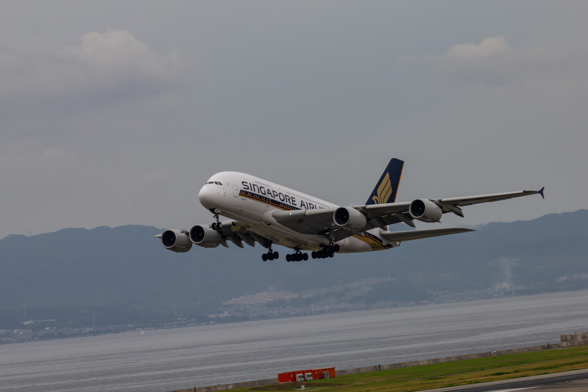 世界最大の旅客機A380が関空に来た