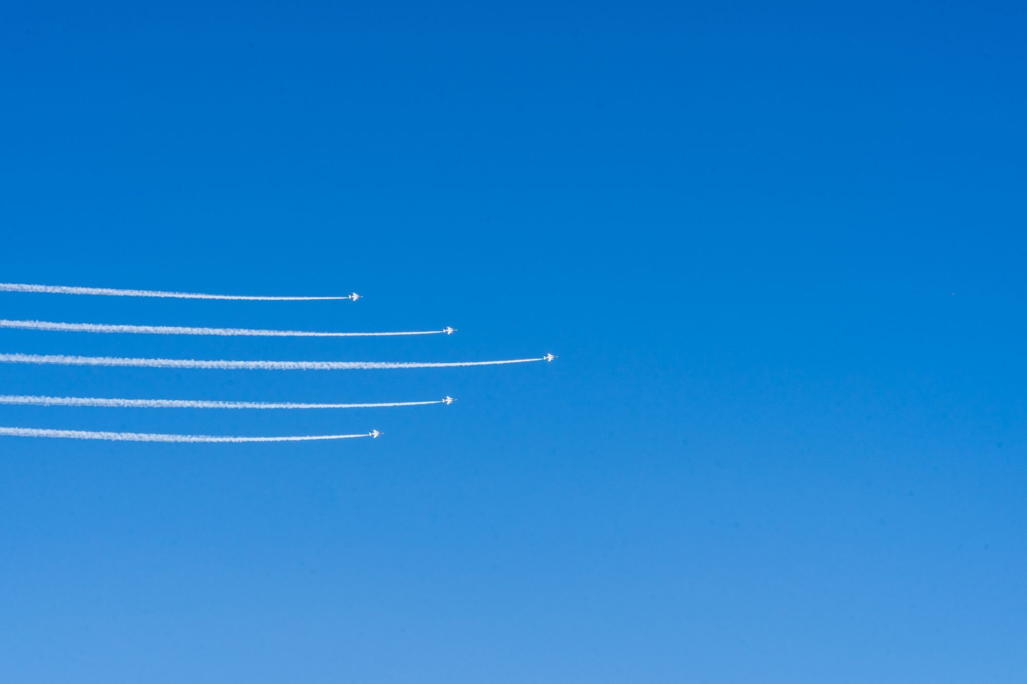 万博でブルーインパルス