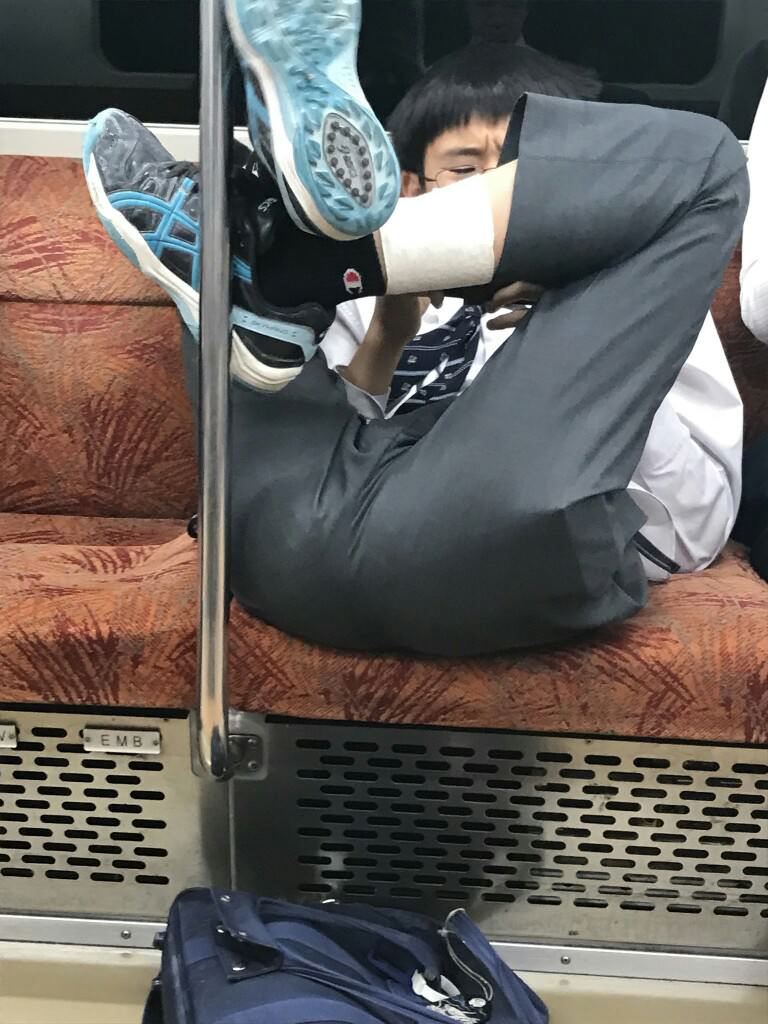 電車で迷惑かけるソシャゲガイジが晒される 学校と名前 判ってるからな スペード速報 ゝ 電車で迷惑かけるソシャゲガイジが晒される 学校と名前 判ってるからな スペード速報 ゝ