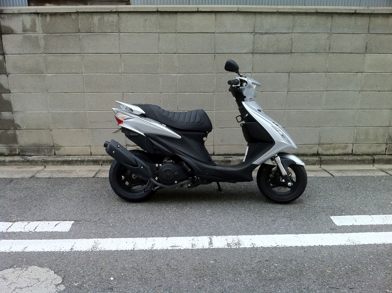 タイヤ交換 むねむねがれーじ ブログ V125s 改造日記