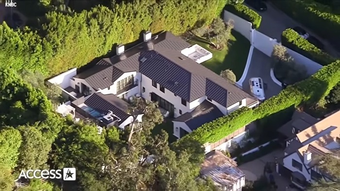 Rihanna, A$AP Rocky & Kids All Home 0-51 screenshot