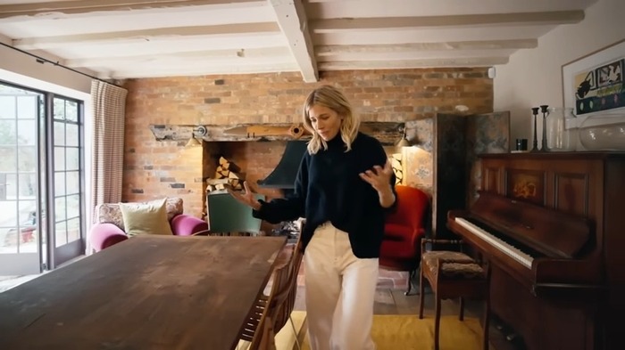 Inside Sienna Miller's  2-10 screenshot