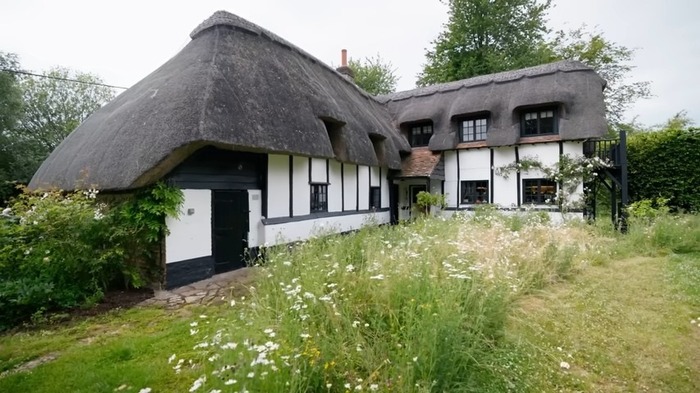 Inside Sienna Miller's  0-48 screenshot