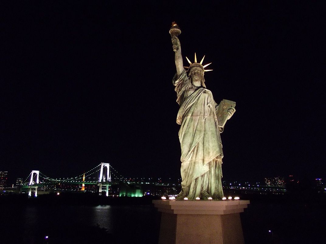 お台場にたたずむ自由の女神像 旧 東京夜景ロマン