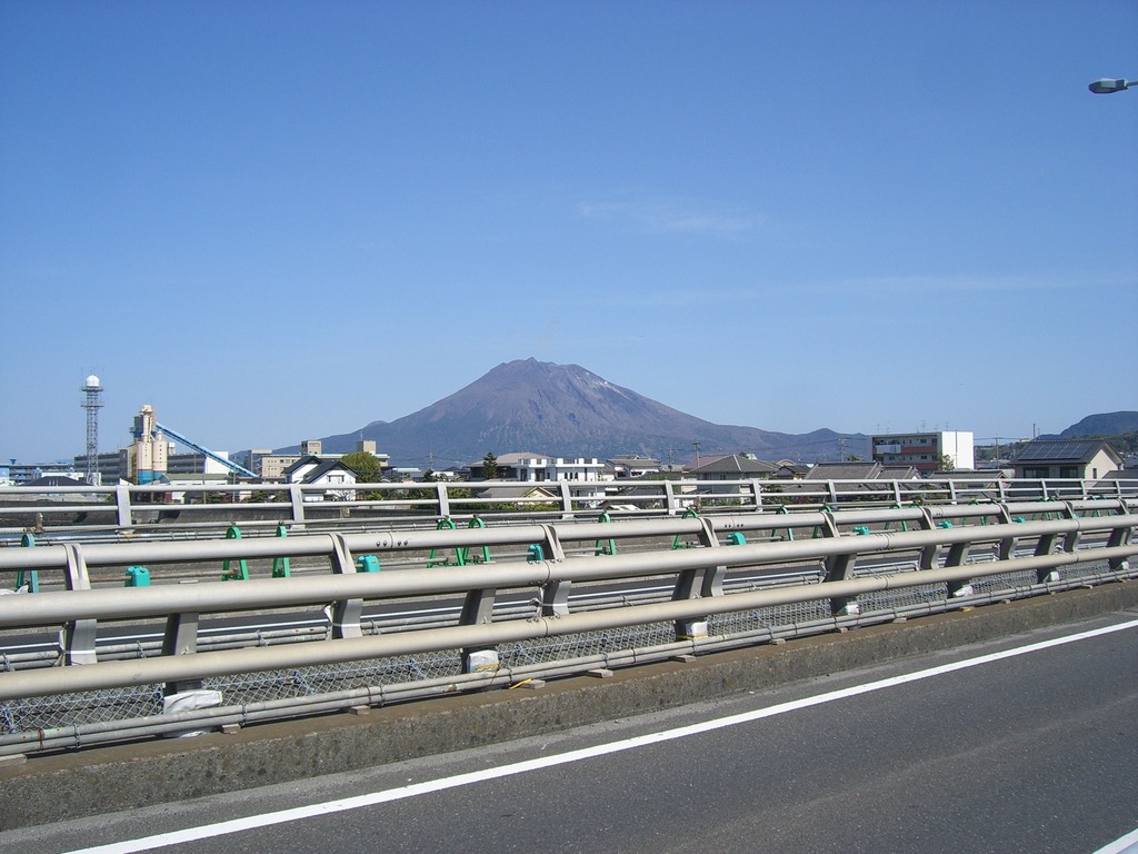 14垂水、桜島が近づいた