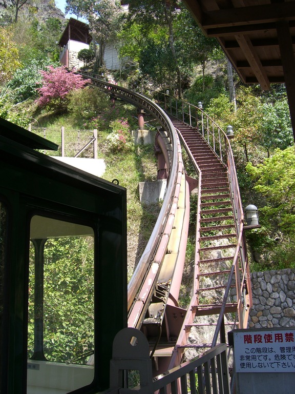 32岩山の上にも露天風呂