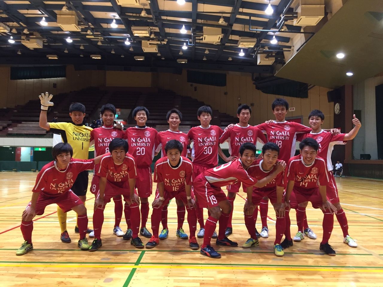 17年 全日本大学フットサル大会新潟県大会 決勝 Vs長岡大学 新潟大学学友会サッカー部 17年 全日本大学フットサル大会新潟県大会 決勝 Vs長岡大学 新潟大学学友会サッカー部