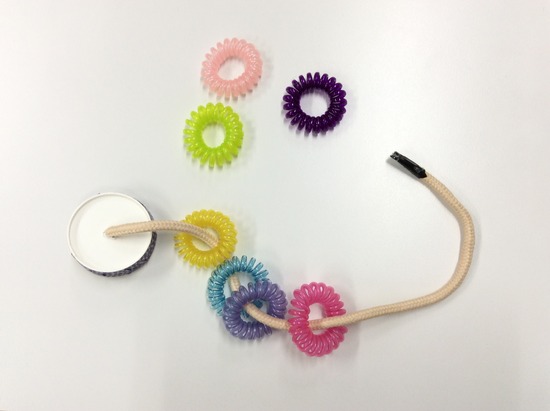 手作り机上課題のご紹介 ひも通し にじいろぶろぐ