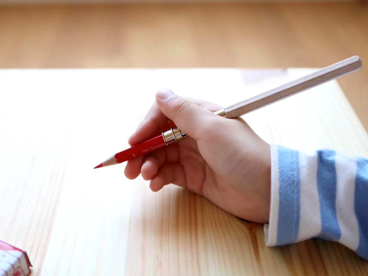 こどもが興奮気味に教えてくれた 短くなった鉛筆を使い切る方法 スッキリクラスコト Powered By ライブドアブログ こどもが興奮気味に教えてくれた 短くなった鉛筆を使い切る方法 スッキリクラスコト Powered By ライブドアブログ