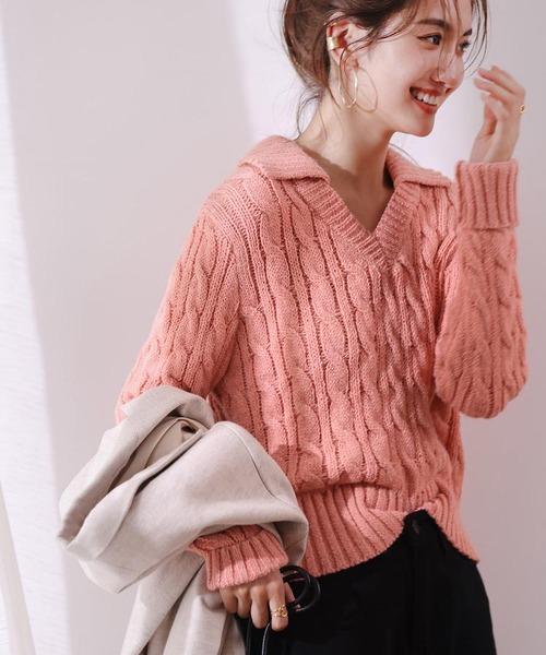 ケーブル編み襟付きニットプルオーバー