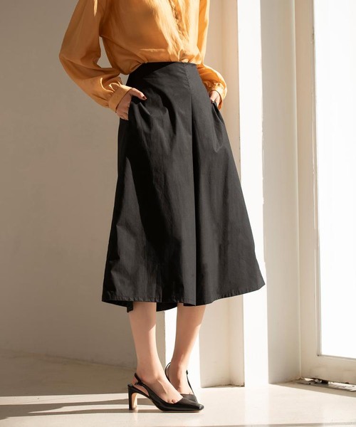 インバーテッドプリーツAラインスカート