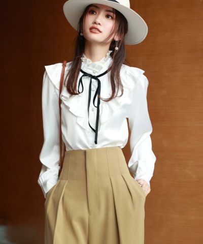 フリルドレッシースタンドカラーブラウス