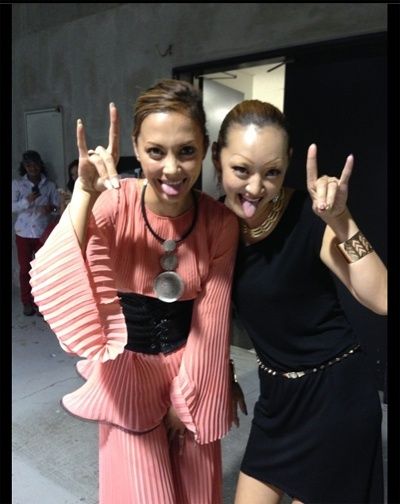 土屋アンナ ものまねタレント みかんとそっくり2ショットを公開 日刊 スポーツ 芸能ニュース