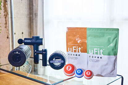 uFit は“運動の力で一人一人の健康を支える”をビジョンに掲げ、振動マッサージ器具の「uFit RELEASER シリーズ」や、23種類の栄養素を含んだ完全食の「uFit 完全栄養食」など、生活習慣に寄り添った商品の企画・開発・販売を行っております。