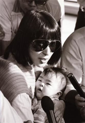 日刊少年ゴシップ : 【芸能】宇多田ヒカル「お母さんに会いたい」幼い頃から寂しさ