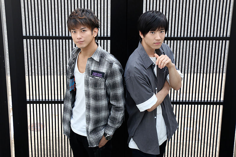 石賀和輝と平牧仁は 音楽 と 走ること 演劇人の活力源 石賀和輝と平牧仁は 音楽 と 走ること 演劇人の活力源