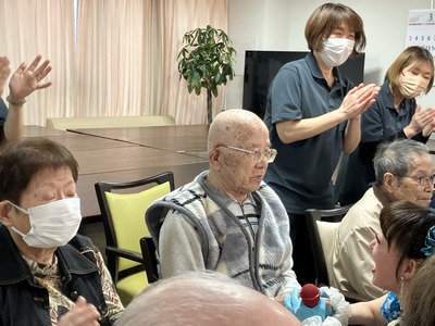 D9883572-EC5F-4472-94A1-08735CC50499-L0-001