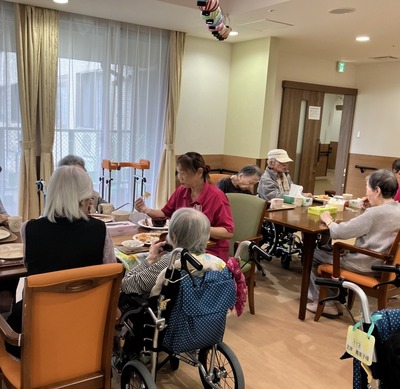 食事中