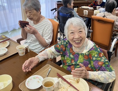 食事中4