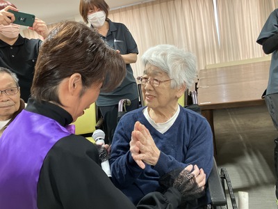 F9FF8D27-65CF-4222-957F-BA06B804E3BA-L0-001