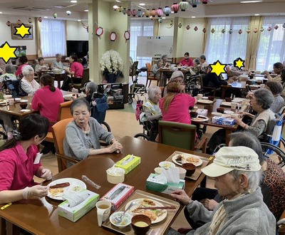食事中2