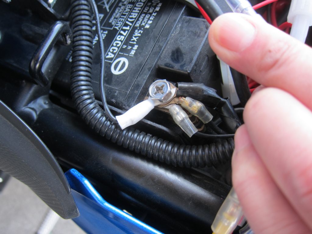 バッテリー電圧測定と部品交換 ニンさんのガレージ