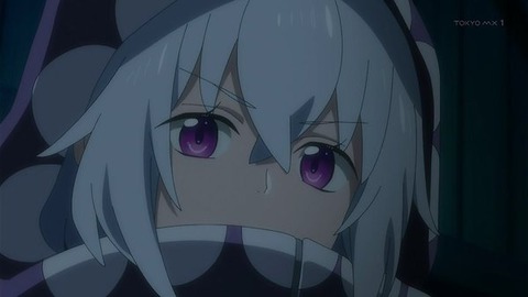 (8)