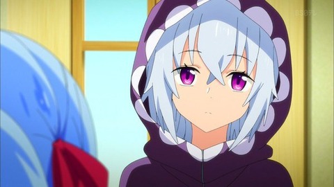 (5)