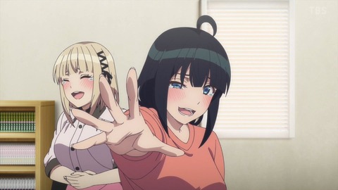 (100)
