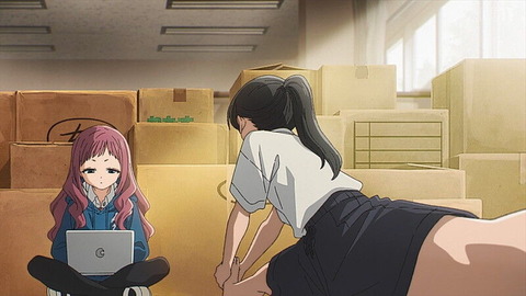 (708)