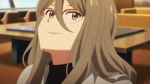 (4)