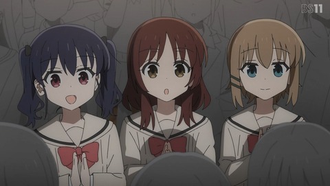 (100)