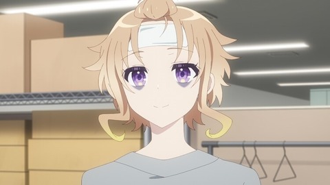 (4)