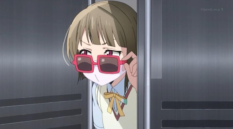 (4)