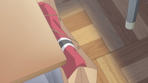 (4)
