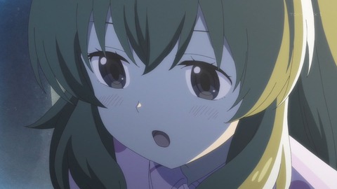 (121)