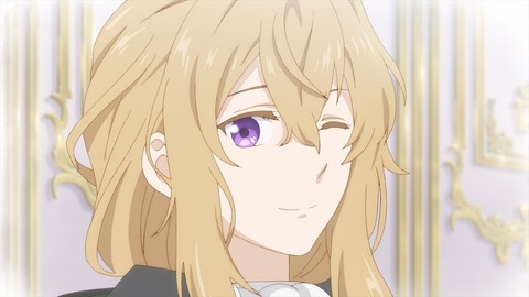 (4)
