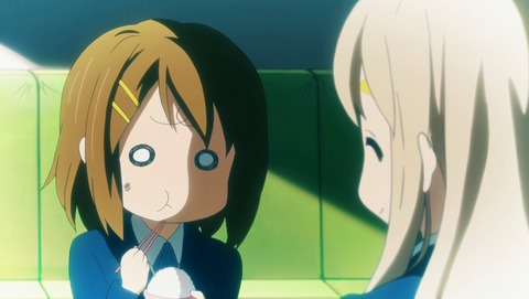 (4)
