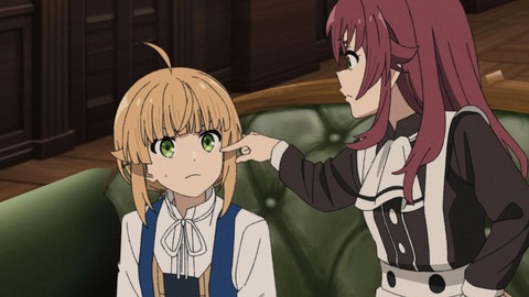(4)