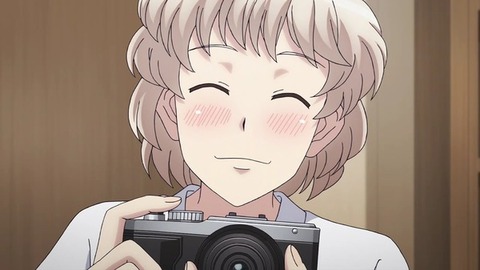 (4)