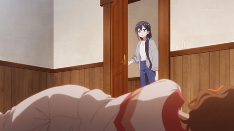 (4)
