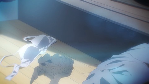(4)