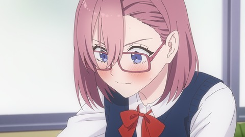 (4)