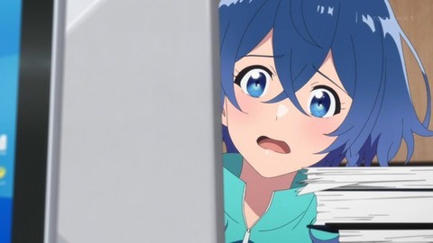 (4)