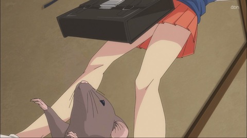 (121)
