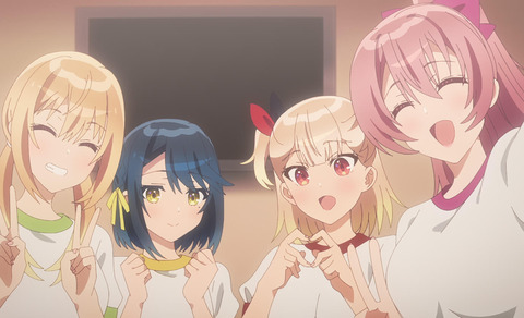 (4)