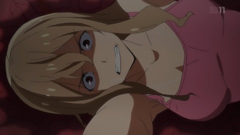 (569)